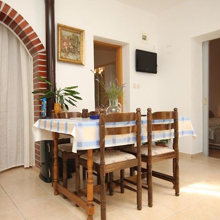 Apartments With A Parking Space Makarska - 6792 Bilik gambar