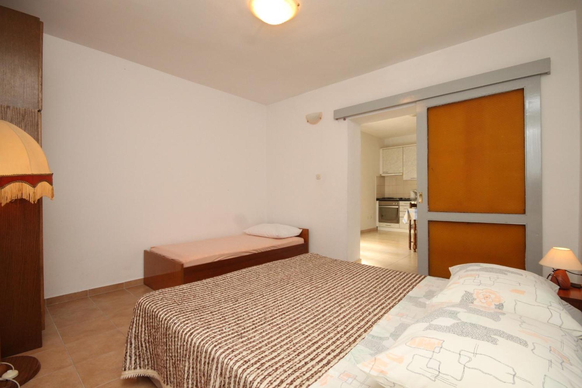 Apartments With A Parking Space Makarska - 6792 Bilik gambar